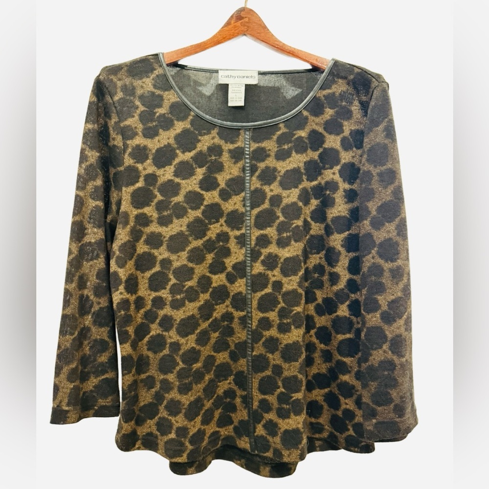 Cathy Daniels Brown Animal Print Blouse. Size Large